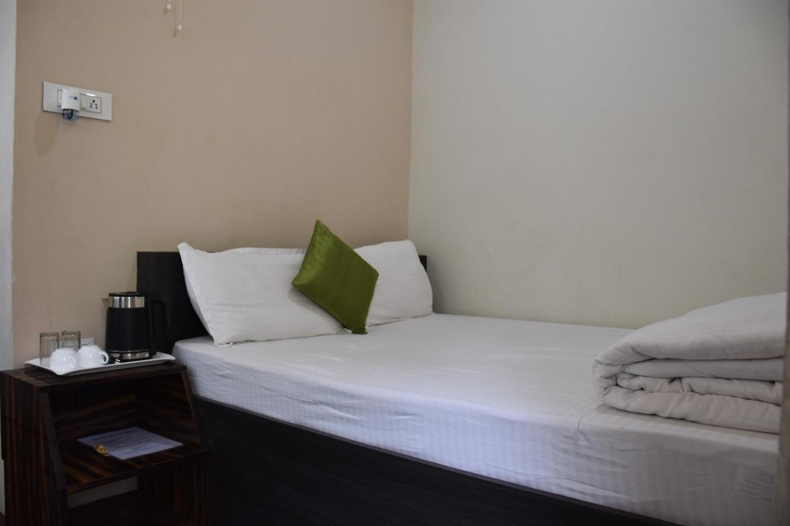 Rolyda Guest House Shillong Ngoại thất bức ảnh